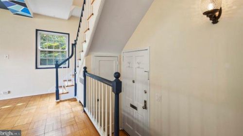 1240 Martha Custis Dr, Alexandria VA  22302-2016 exterior