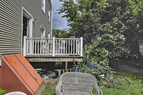 227 Ives St, Providence RI 02906-3904 exterior