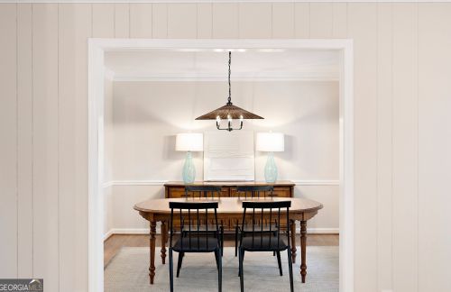 7330 Hunters Branch Dr, Atlanta GA  30328-1721 exterior