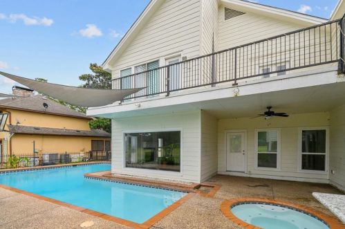 18706 Walden Frst Dr, Humble TX 77346-6002 exterior