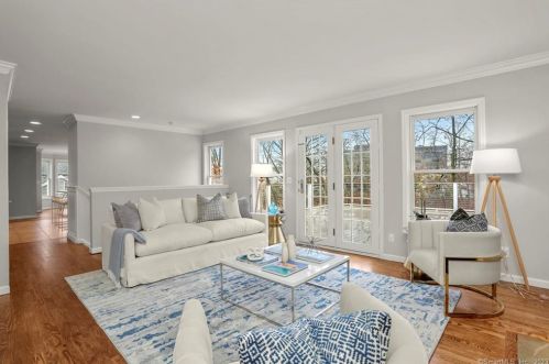 80 Indian Harbor Dr, Greenwich CT 06830-7148 exterior