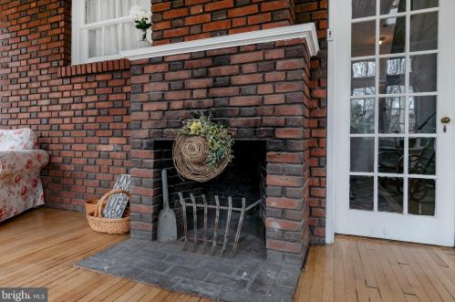 231 Orange St, Lancaster PA  17602-2914 exterior