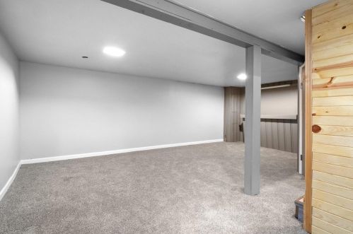 1044 Renshaw Dr, Saint Louis MO 63135-2833 exterior