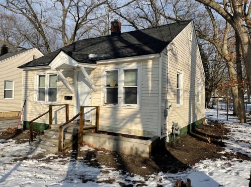 3234 5 St, Meskegon MI 49444-2910 exterior