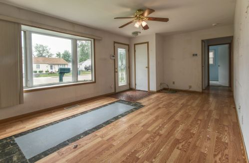 2105 Capri Ave, Joliet IL 60436-1111 exterior