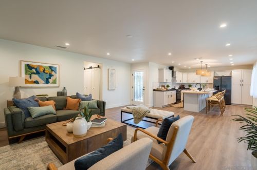 14291 Prospect Ave, Tustin CA  92780-2316 exterior