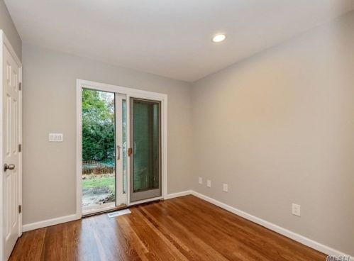 42 Rensselaer Dr, Commack NY 11725-4527 exterior