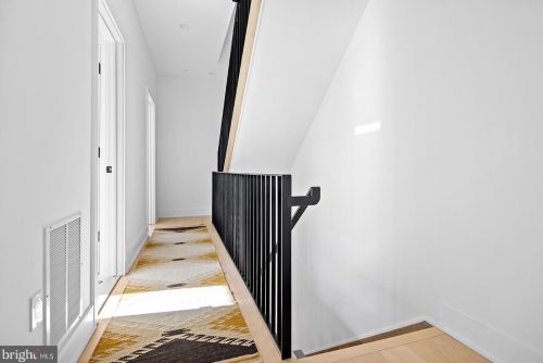 1613 2nd St, Philadelphia PA 19122 exterior