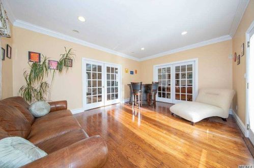 15 Aly Pond Ct, Huntington Station NY 11746-5875 exterior