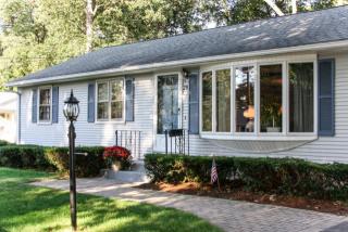 29 Wimbleton Dr, Springfield, MA 01106-2742