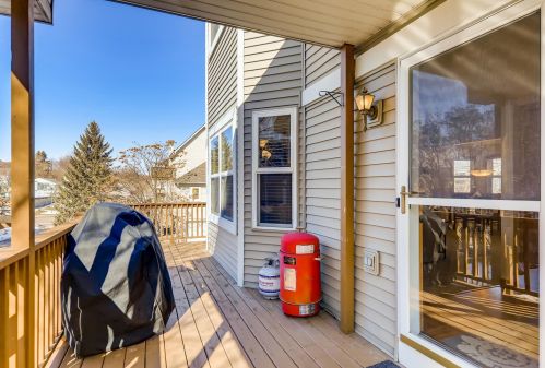 12 River Bend Pl, Chaska MN 55318-3303 exterior