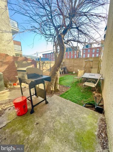 1001 Marshall St, Philadelphia PA  19123-1340 exterior