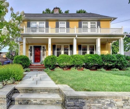 523 Wayland Ave, Providence, RI 02906-4722