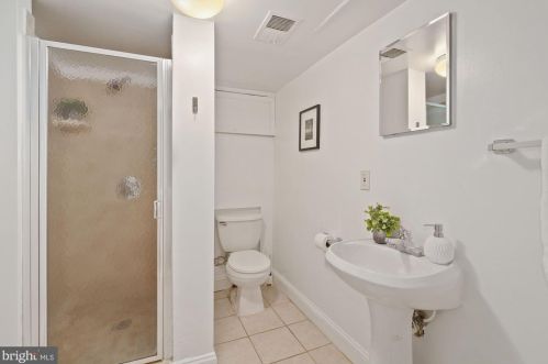 1847 47 Pl, Washington DC 20007-1910 exterior