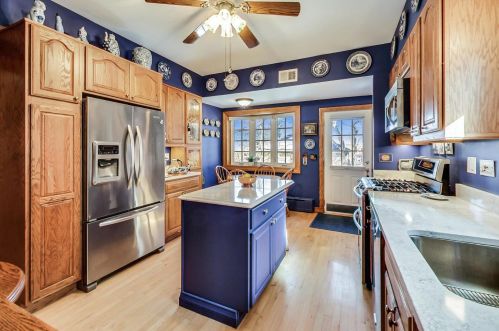 6207 Moody Ave, Chicago IL 60638-4313 exterior