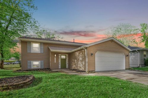 941 72nd Pl, Gary, IN 46410-3871