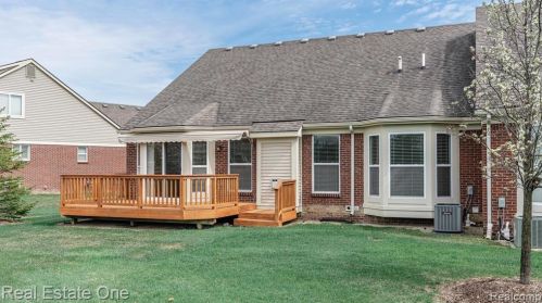 1249 Andover Cir, Walled Lake, MI 48390-2252