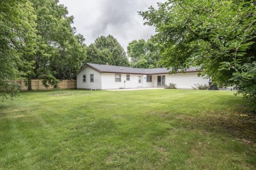 6245 Plaza Cir, Milwaukee WI  53223-2255 exterior