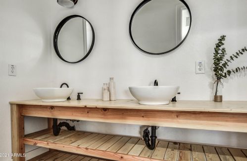 6434 12 St, Phoenix AZ 85086-4804 exterior