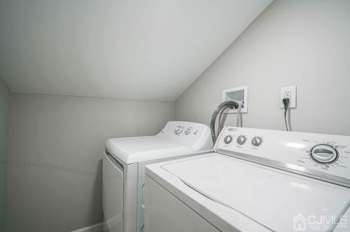 37 Sunrise Rd, Old Bridge NJ  08857-1435 exterior