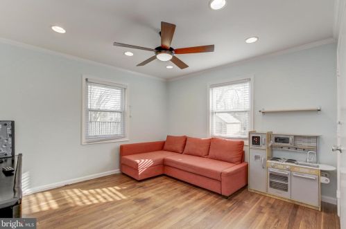 13203 Midway Ave, Rockville MD 20851-1812 exterior