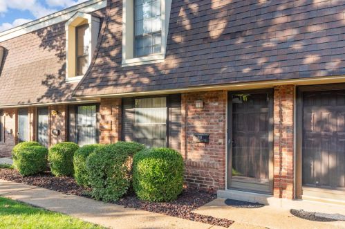 1841 Mansard Dr, Saint Louis MO 63125-2336 exterior