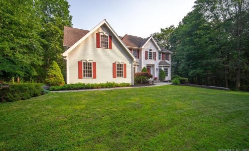 57 Stonehill Dr, Deep River CT 06419-1144 exterior