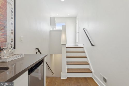 1427 Kater St, Philadelphia PA 19147-1851 exterior