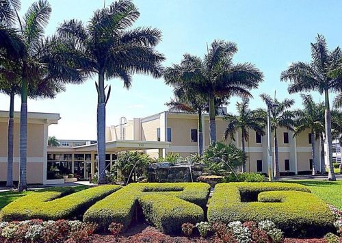 2620 1st Ct, Boynton Beach FL 33435-2000 exterior