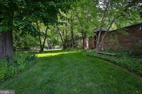 455 Chestnut Hill Ave, Philadelphia PA 19118-2712 exterior