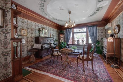 626 4th St, Stillwater MN 55082-4827 exterior