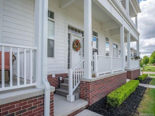 53558 Champlain St, Macomb Township, MI 48042-3728