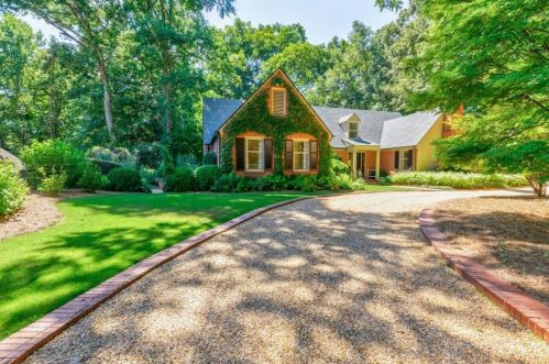 4044 Glen Devon Dr, Atlanta, GA 30327-3614