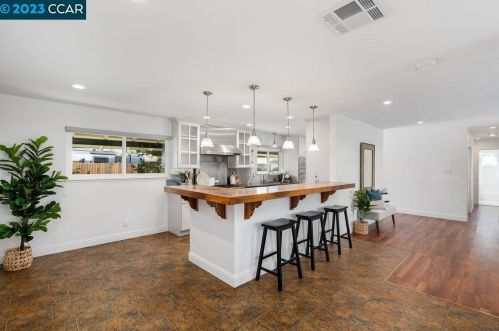 4693 Brenda Cir, Concord, CA 94521-2003