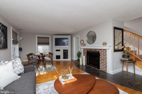 23 Ridgeway Ave, Manor PA 19036-1924 exterior