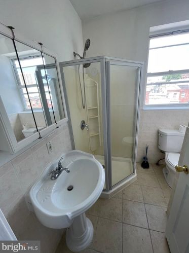 1239 6 St, Philadelphia PA 19140-4561 exterior