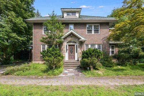 176 Chestnut St, Demarest NJ 07627-1035 exterior