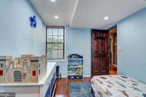 1830 12 St, Philadelphia PA 19122-0018 exterior