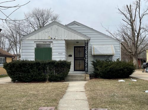 4869 55th St, Milwaukee WI  53218-4230 exterior
