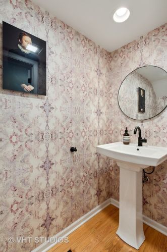 2666 Southport Ave, Chicago IL  60614-1228 exterior