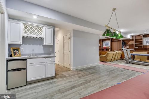 1276 Beverly Rd, Mc Lean VA 22101-2834 exterior