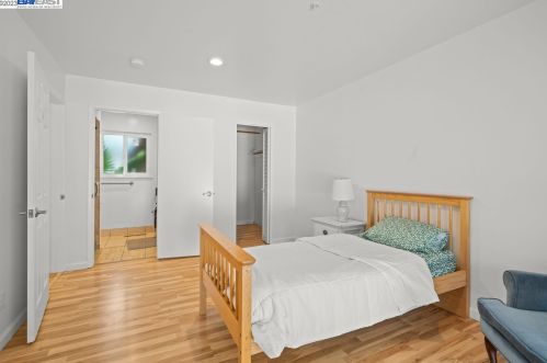 1921 Whitman Rd, Concord CA 94518-3328 exterior