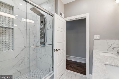 2433 17 St, Philadelphia PA 19121-1604 exterior