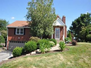 342 Fort Couch Rd, Pittsburgh, PA 15241-2147