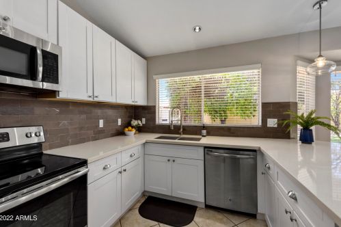 14821 42nd St, Phoenix AZ 85050-3377 exterior