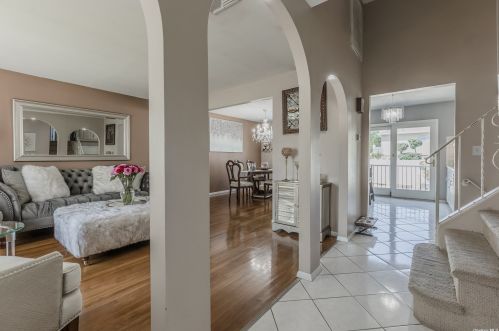 92 Forsythia Ln, Babylon NY 11703-2806 exterior