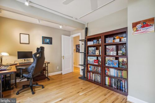 2417 Davis Ave, Alexandria VA  22302-3209 exterior