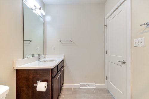 3206 Mary St, Pittsburgh PA  15203-2557 exterior