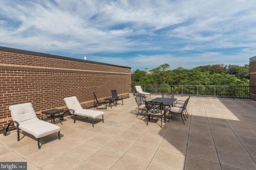 2111 Wisconsin Ave, Washington DC 20007-2274 exterior