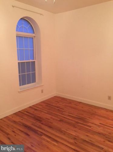 606 2nd St, Philadelphia PA 19133-3303 exterior